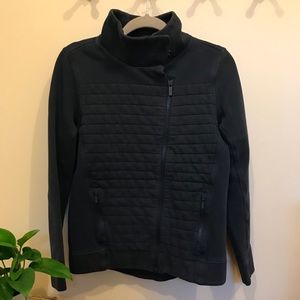 Lululemon size 6 zip up